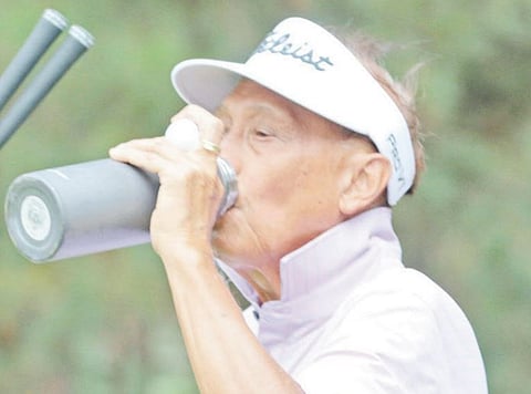 Photograph by Joey Sanchez Mendoza for the daily tribune @tribunephl_joey
Tommy Manotoc cools it down during the Fil-Am Golf Championships in Baguio City.