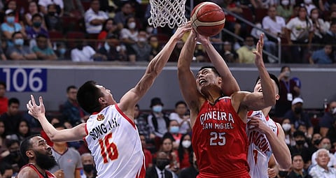 Kings big men doing damage