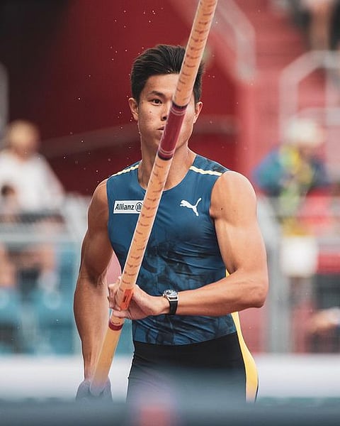 (Photo from EJ Obiena / Facebook)