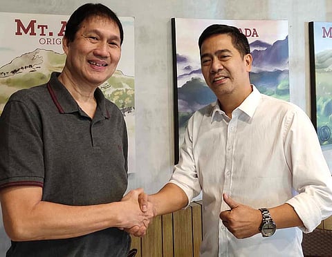 Cage legend Boy Cabahug (left) will succeed Cris Bautista as commissioner of the Pilipinas VisMin Super Cup.