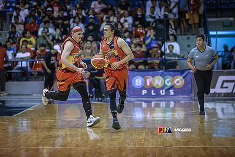 Terrence Romeo (with the basketball) (Photo from PBA Media Bureau)