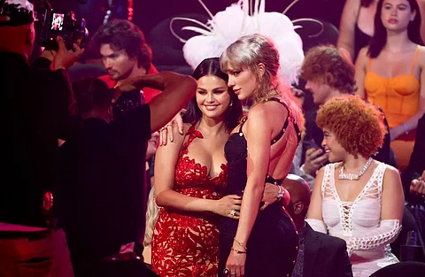 Selena Gomez and Taylor Swift attend the 2023 MTV Video Music Awards at Prudential Center on 12 September 2023 in Newark, New Jersey. (Photo by Theo Wargo / GETTY IMAGES NORTH AMERICA / Getty Images via AFP)