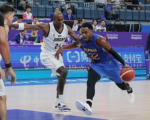 Justin Brownlee of Gilas Plipinas (with the basketball) and Rondae-Hollis Jefferson of Jordan rekindle their rivalry.