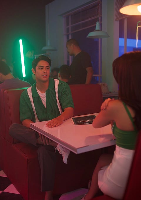 Donny Pangilinan tweeted a photo of an unidentified female on X with this caption: “I value this the most.” | PHOTOGRAPH COURTESY OF SMART