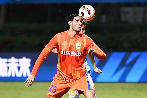 Kaya faces Fellaini, Shandong