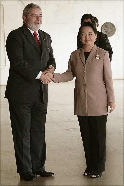 Photograph courtesy of Marcelino Pascua, OPS/NIB
Former President Gloria Macapagal-Arroyo with Brazilian President Luiz Inacio Lula da Silva in 2009.
