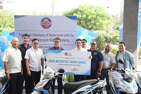 Angkas, MMDA ink pact on moto taxi industry safety