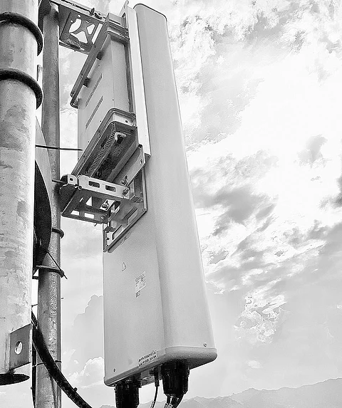 Nokia's partnership with Globe Telecom will amplify and boost the signal by capturing it from a nearby cell tower, making it as much as 32 times stronger. | photograph courtesy of Globe
