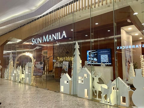 The Skin Manila Winter Wonderland facade attracts clients and random mall goers to take photos.