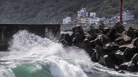 Typhoon ‘Koinu’ cuts power in Taiwan