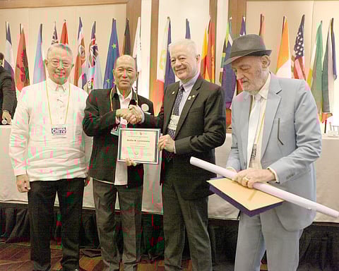 Photograph by joey sanchez mendoza for the daily tribune @tribunephl_joey
High honor Former Defense secretary and current Bases Conversion and Development Authority chairman Delfin Lorenzana (second from left) receives a plaque of appreciation from Rotary Club of Manila president Rafael Alunan III. Lorenzana was RC Manila’s guest speaker at the Club’s meeting last Thursday, 19 October 2023 at the Manila Polo Club in Makati City. Also in the event are (from left) RC Manila past president Felix Francisco Zaldarriaga and RC Manila District Governor-Elect Joaquin Rodriguez.