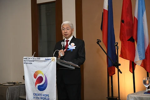 Realizing the dream to make the Philippines a top investment destination will take time, Trade and Industry Secretary Alfredo Pascual told members of the Rotary Club of Manila and Rotary Club of Makati. Thus, he said, ‘It is imperative that we work diligently to bolster trade, fortify our industrial base, and create an enabling business environment for investments.’ Pascual, a former president of RC Makati, was guest speaker during a joint meeting of both Clubs at the Manila Polo Club last 12 October 2023.