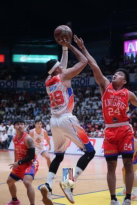 PHOTOGRAPH COURTESY OF Pampanga Giant Lanterns
Arwind Santos swears he badly needs an MPBL title in his sparkling resume.