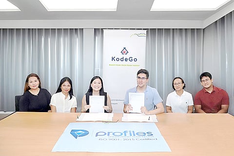 Memorandum of agreement signing between KodeGo and Profiles Asia Pacific: Cheena Ang, KoDeGo Partnerships lead; Trisha Pimentel, KoDeGo Business Development associate; Patty Gaw, 917Ventures venture builder; PAP VP John Pick; and PAP team leads Rochelle Fernandez and Franz Nicart.
