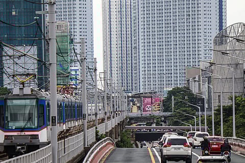 Manila Metro Rail Transit System
📸 Dianne Bacelonia.