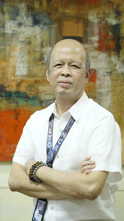 Photograph by Alvin Kasiban for the Daily Tribune for Joselito Luarca, making a transaction with the Land Transportation Office should not be a hassle.