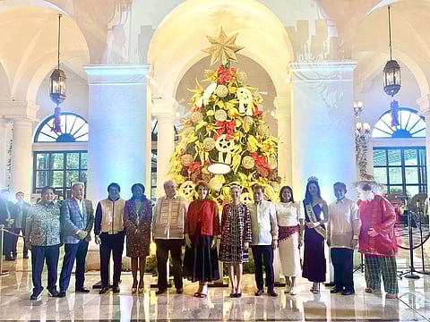 Sonny Coloma; Chief Justice Diosdado Peralta, director of The Manila Hotel; Manila Vice Mayor Yul Servo Nieto; Nigeria Ambassador Folakemi Akinleye; Basilio Yap, chairman of The Manila Hotel; U.S. Ambassador MaryKay Carlson; Manila Mayor Honey Lacuna-Pangan; Atty. Joey Lina, president of The Manila Hotel; DoT NCR Regional Director Sharlene Zabala-Batin; Miss Philippines Air 2023 Kerri Reilly; Dr. Emilio Yap III, vice chairman of The Manila Hotel; and The Manila Hotel Pinoy Santa Claus.