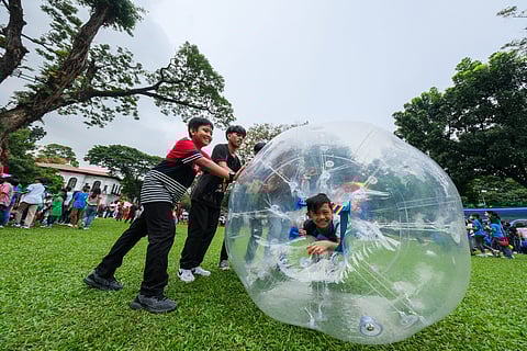 WHEN the Malacañang grounds serve as your playground, what’s not to be happy about? | PHOTOGRAPH BY KING RODRIGUEZ FOR THE DAILY TRIBUNE