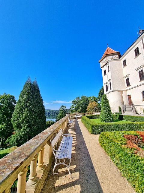 Konopišt Chateau and its gardens offer visitors a captivating glimpse into the region’s history, art and natural beauty, making it a popular destination for tourists and history enthusiasts.