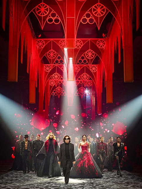 CURTAIN CALL: Designer Michael Cinco with muses Michael Konig and Hanna Khayle. (Photographs courtesy of DANIEL TAN
)