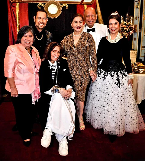 Frieda Hizon, Jorge Hizon, Oskar Peralta, Chuchi Villar, Ricky Agana and Isabel Tique.
