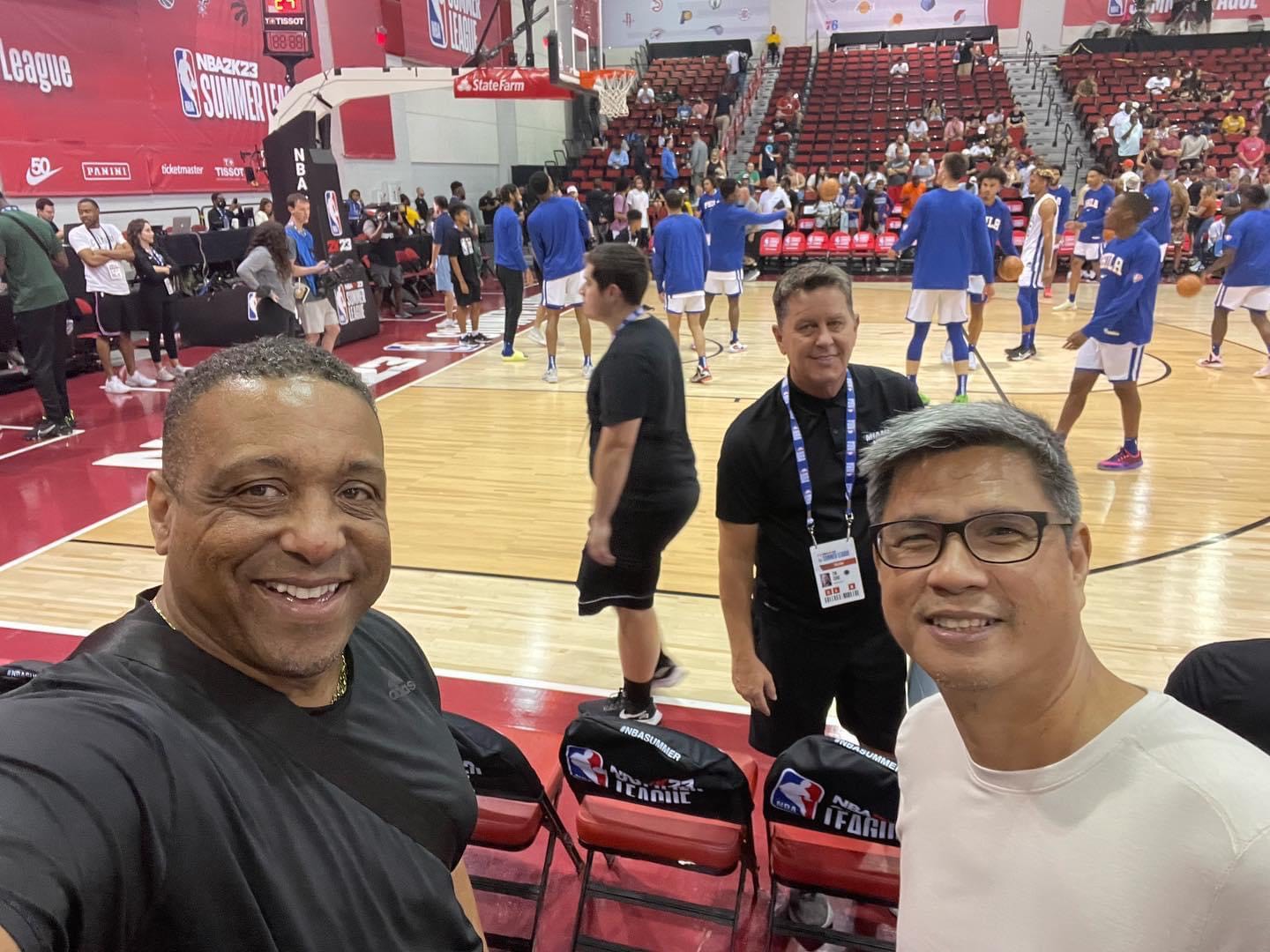 PHOTOGRAPH courtesy of SEAN CHAMBERS
SEAN Chambers (left) sees Jojo Lastimosa (right) in one of his TNT Tropang Giga players, Calvin Oftana. Also shown is their former coach at Alaska, Tim Cone.