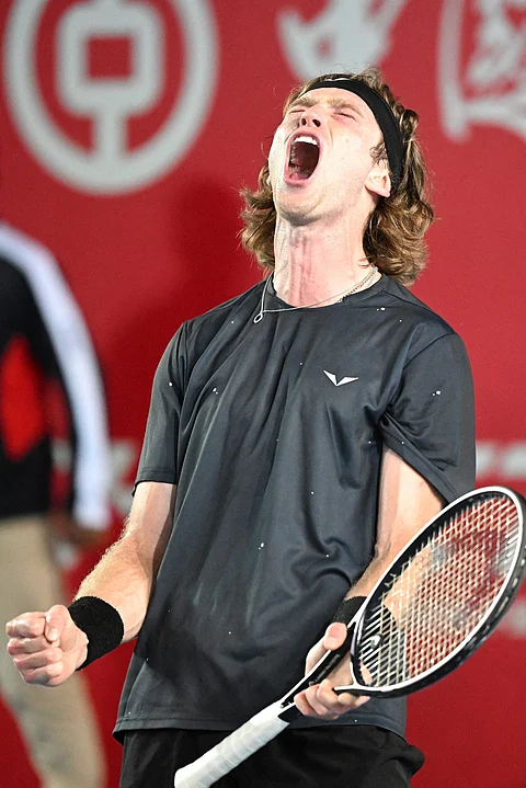 ANDREY Rublev warms up for the Australian Open with an impressive win over Emil Ruusuvuori 6-4, 6-4 in the men’s singles final of the Hong Kong Open. | PETER PARKS/AGENCE
FRANCE-PRESSE