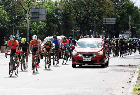 A group of the cyclists on the 2km Elliptical Road in Quezon City Circle on Sunday 29 January 2023. | Photo by Analy Labor.