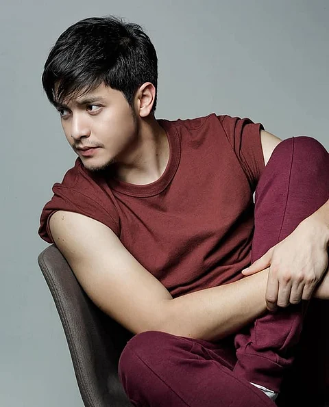 Photographs courtesy of IG/XIAN GAZA, NETFLIX PH, IG/ALDEN RICHARDS, It’s SHOWTIME
ALDEN Richards