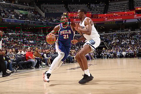 JOE MURPHY/Agence France-Presse
Joel Embiid drives his way to 30 points as the Philadelphia 76ers crushed the Memphis Grizzllies, 116-96, in their NBA regular season game.