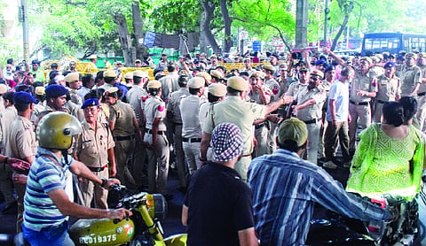 Centre, police apologise to SC but justify October 10 curbs over CJP protest