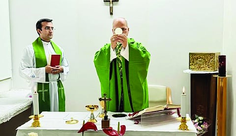 Vatican plans Sunday prayer appearance as Pope recovers