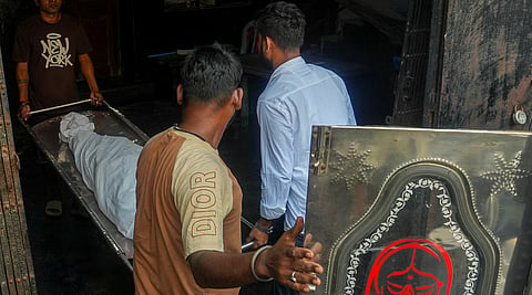 19 people killed and 25 injured in stampede at Kolkata's Chorbagan Sarbojanin Durga Puja pandal