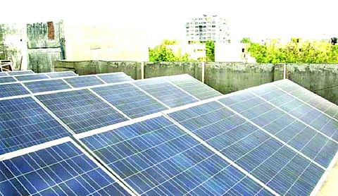 Households sign up for rooftop solar
