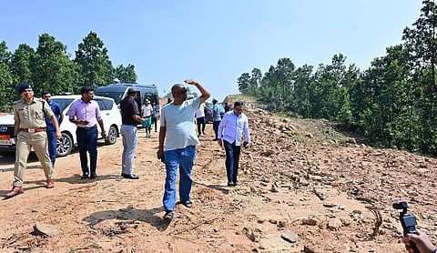 Chief Minister Hemant Soren during his visit to Kasmar in Bokaro district inspecting the progress of the under construction Kasmar Barlanga Road on Tuesday.
