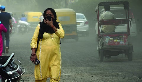 Delhi AQI stands at 230, poor air to persist