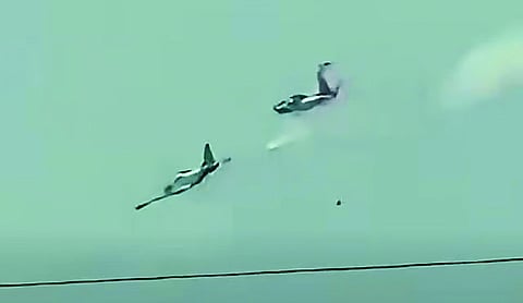 2 Philippine air force planes collide during training flight, killing 4 pilots