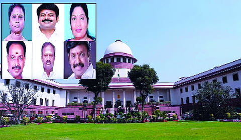 SC dismisses plea against 6 AIADMK defectors