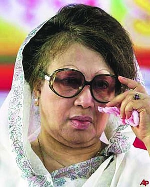 Zia calling off meet with Pranab 'very unfortunate': Bangladesh