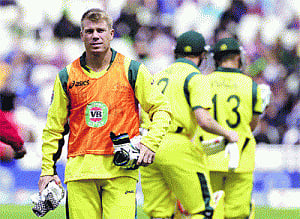 Warner apologises, Clarke tells him to watch it in future