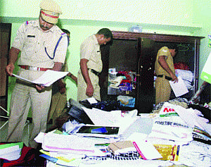 Chandy in credibility crisis over con woman 'link'