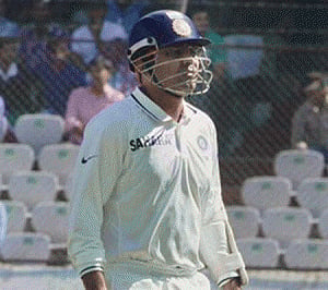 Sehwag dropped from Indian squad for remaining two Tests