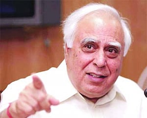 TRAI to suggest spectrum reserve price: Kapil Sibal