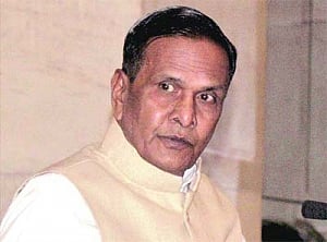 Beni's 'damaging' outburst leaves Cong red-faced