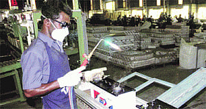 HSBC India mfg PMI ends broadly flat in June