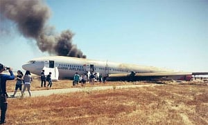 'Pilots tried to abort landing seconds before crash'