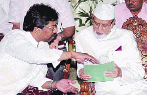 Soren Jr meets Governor to stake claim for Govt