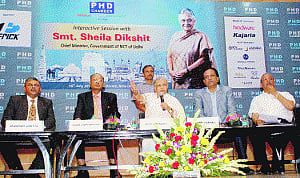CM woos industrialists with 'Bhagidari'
