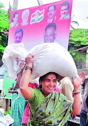Rice scheme to cost K'taka Rs 4,400 cr/yr