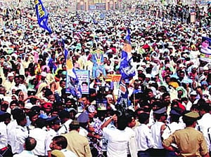 UP parties hail stay on caste rallies
